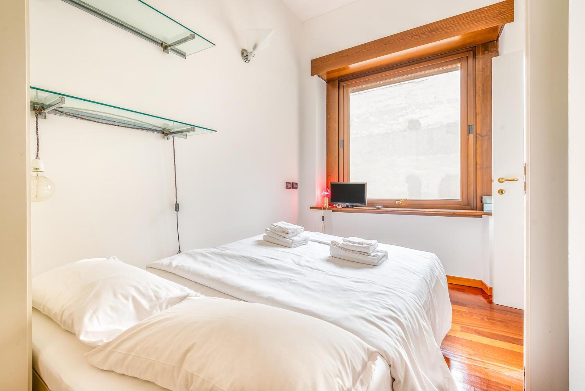 Brand New Centrale Via Soperga- 2pax- Wifi * Milan